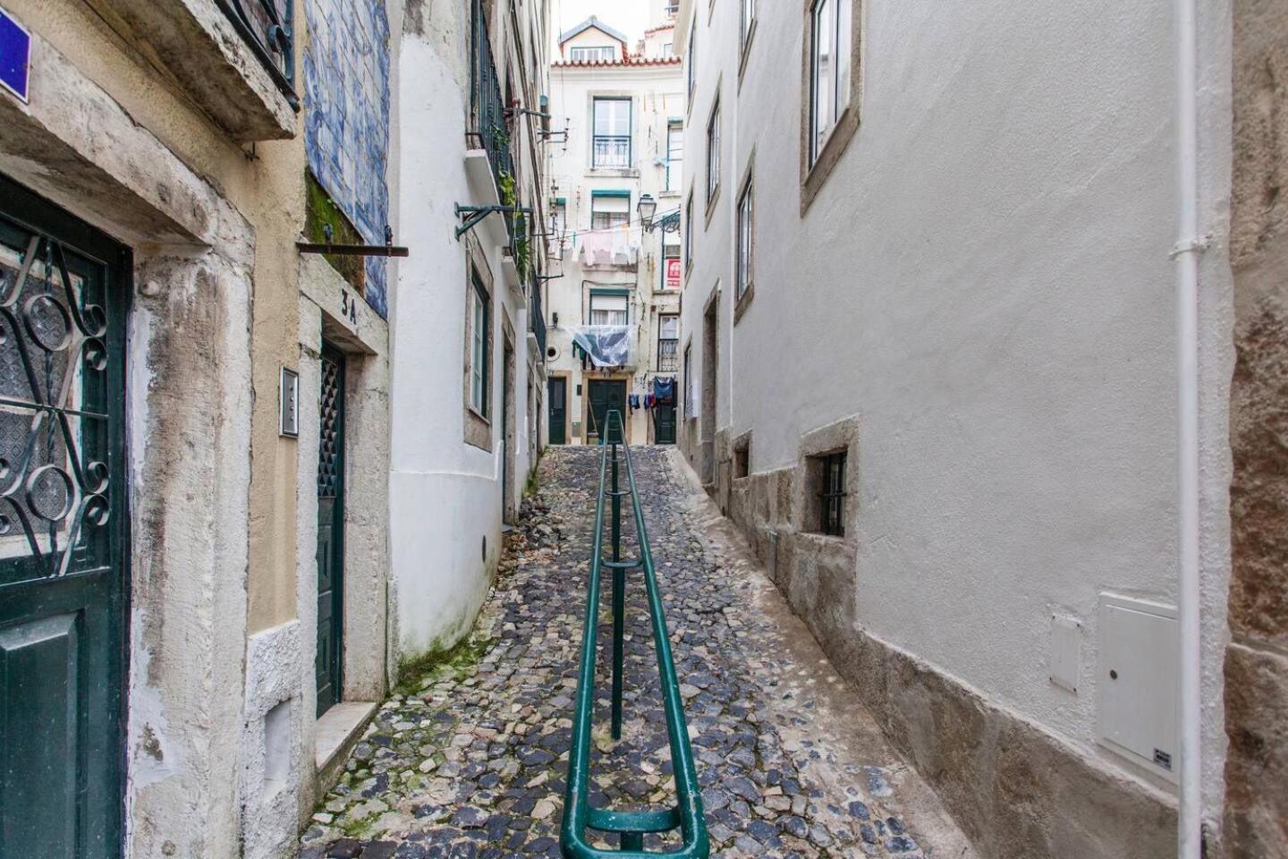 Whome Hidden Gem In Alfama Perfect To Explore Lisabona Exterior foto